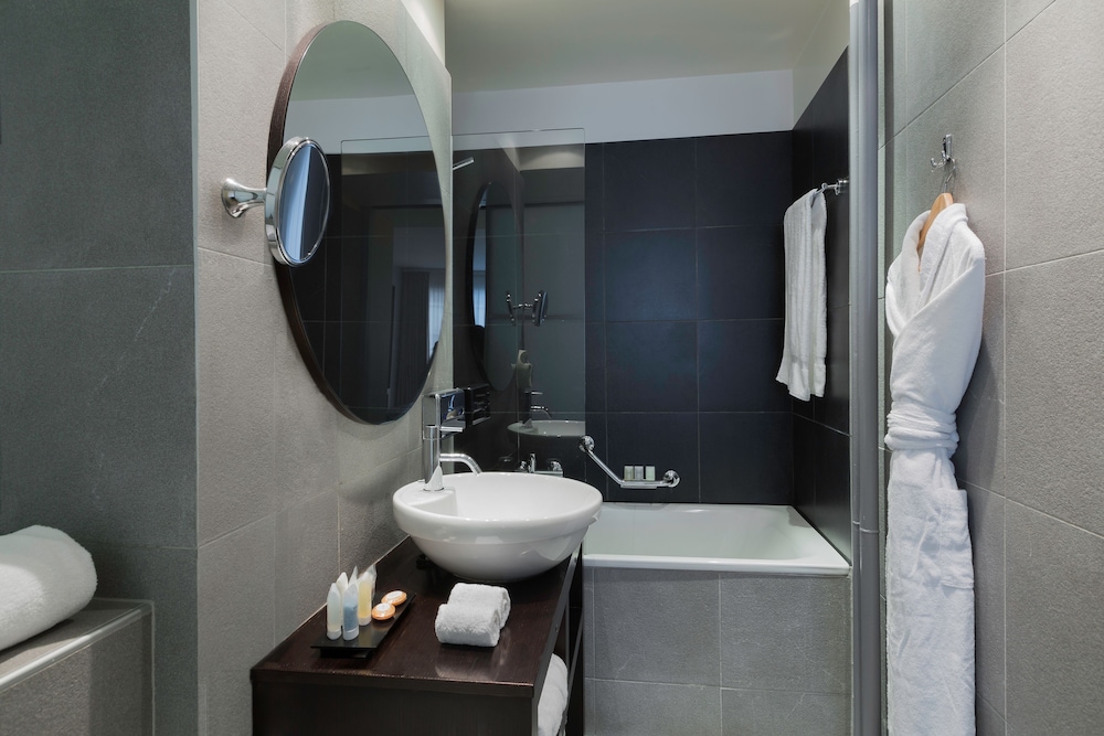 Executive Room - Photo 2