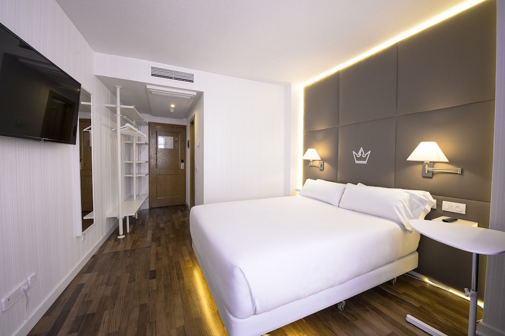 Standard Double Room Single Use - Photo 4