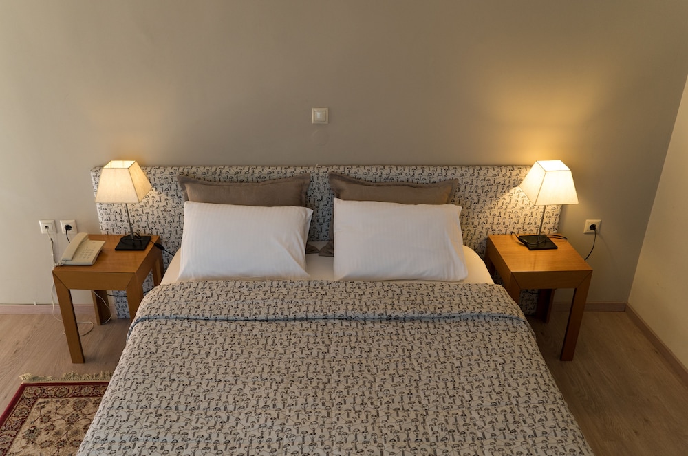 Classic Double Room Single Use, 1 Double Bed, Balcony, Garden View