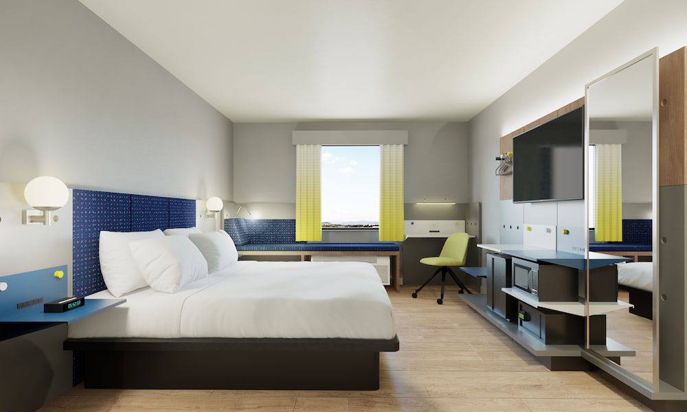 Suite, 1 King Bed, Accessible, Non Smoking (Mobility) - Photo 3