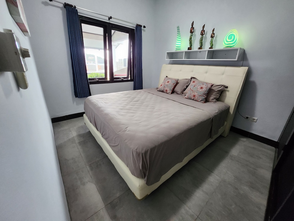 Bungalow, Sea View