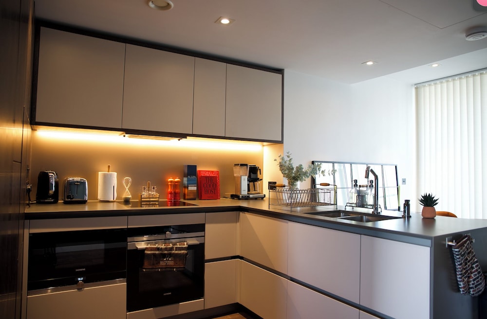 Luxury Apartment, Multiple Bedrooms, Balcony photo 2