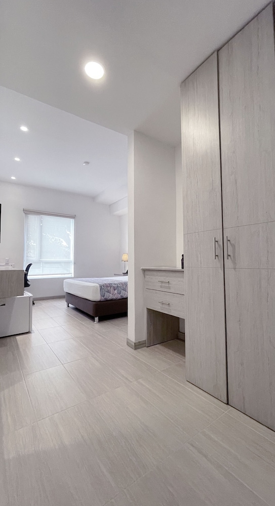 Superior Room, 1 Queen Bed photo 2