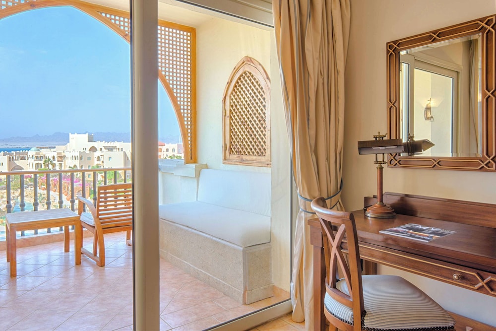 Standard Room, Partial Ocean View (Side Sea View) - Photo 2