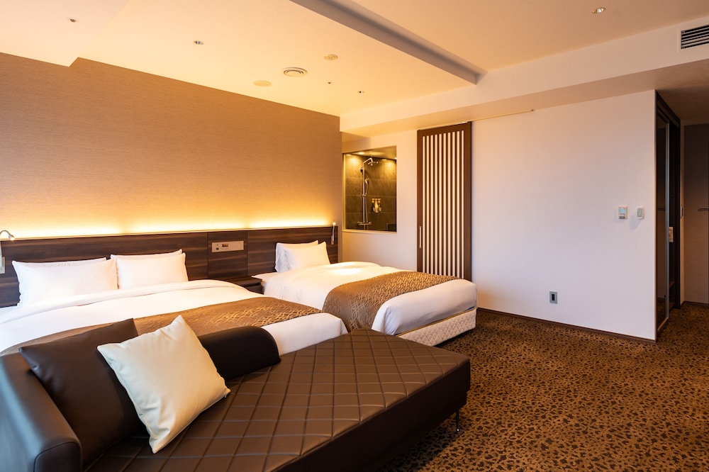 Eco Friendly, No Cleaning Plan, Luxury Superior Twin, City view, Three-quarter Bed×2, With bathtub