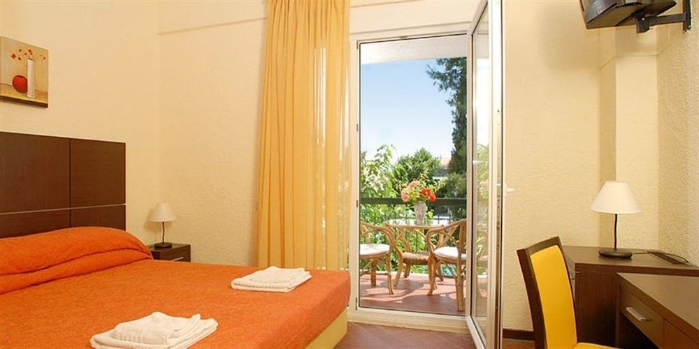 Basic Double or Twin Room