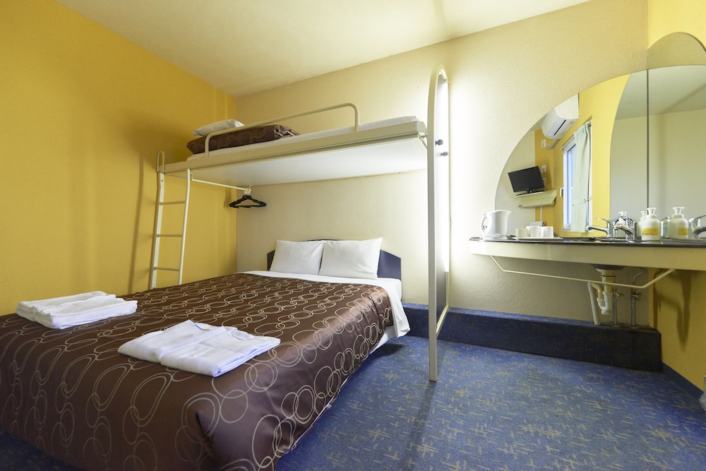 Bunk Bed Room, Smoking photo 1