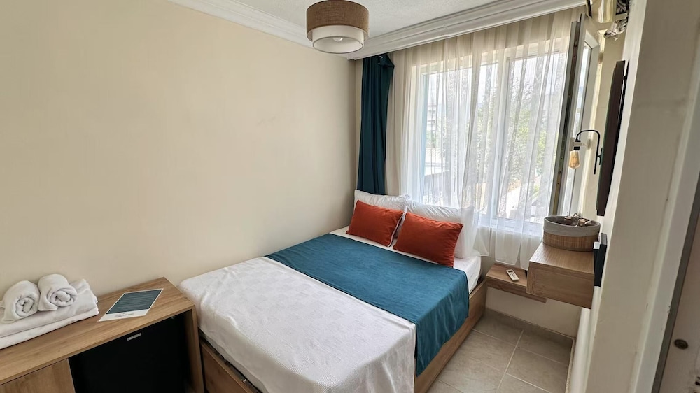 Room, City View