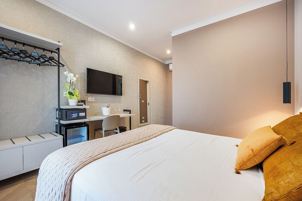 Panoramic Double or Twin Room, Balcony photo 3