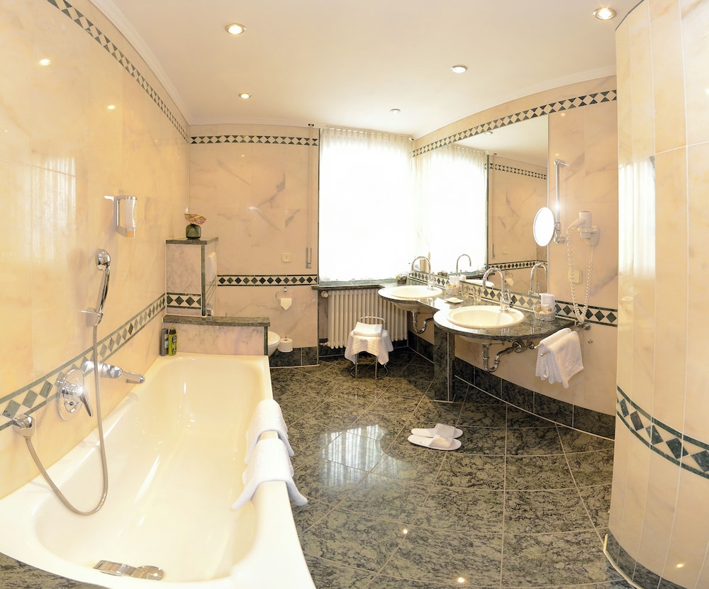 Junior Suite, 1 Bedroom - Photo 4