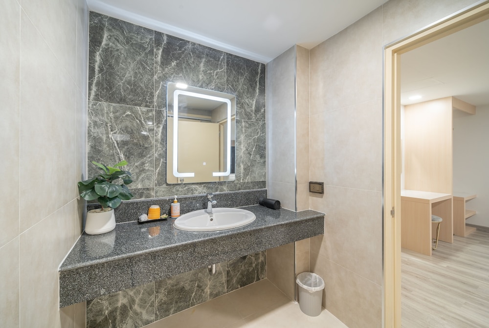 Family Suite, 2 Bedrooms - Photo 13