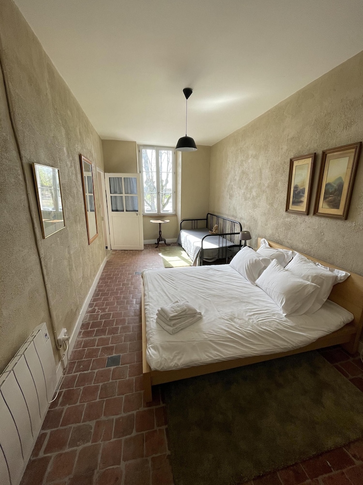 Comfort Triple Room, Private Bathroom, River View (Côté Loire)