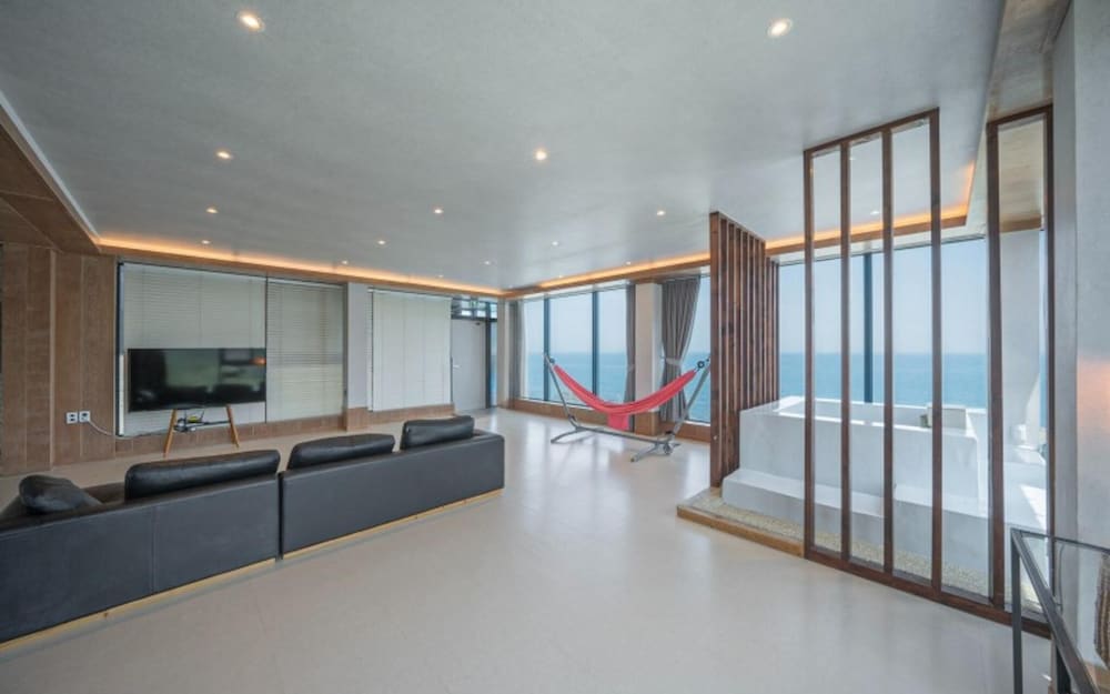 Room (So U P303 (Penthouse)) photo 1