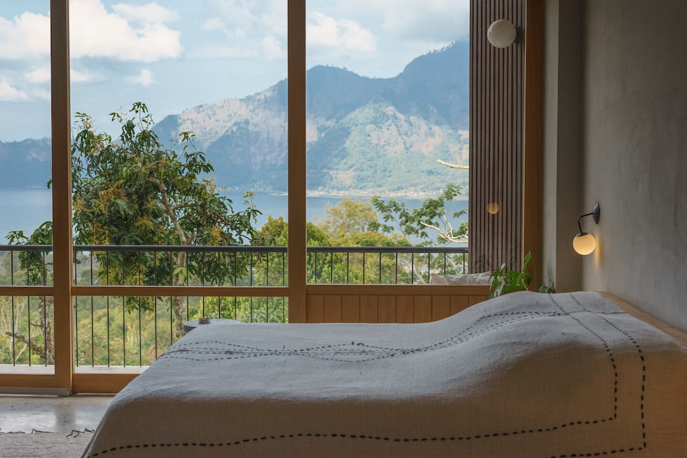 Deluxe Lake View - Photo 8