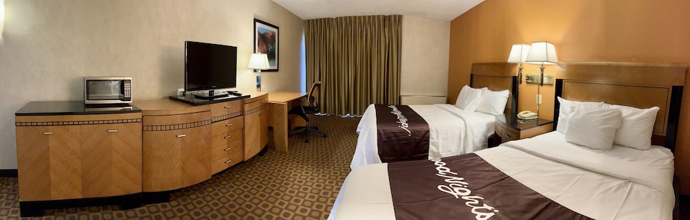 Double Room, 2 Double Beds, Non Smoking photo 2