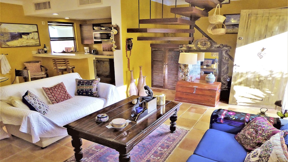 Condo, 1 King Bed