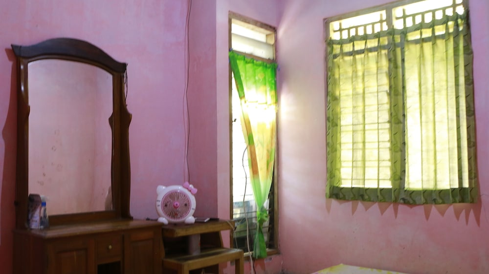 Male Dormitory Room photo 2