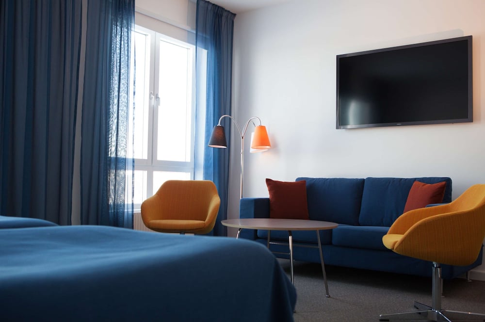 Junior Suite, 2 Twin Beds, Non Smoking, Sea View (with Sofabed) photo 1