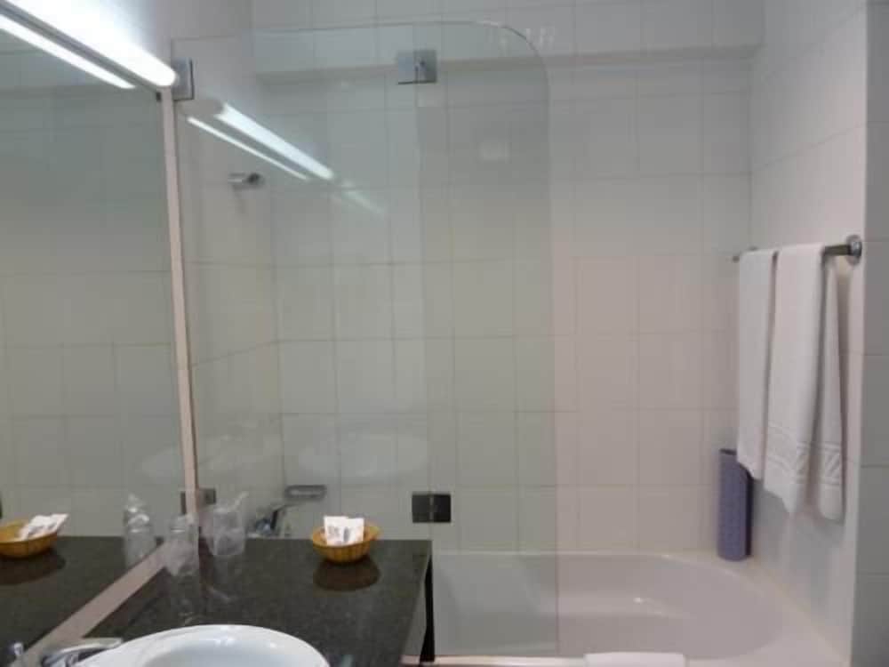 Suite - Photo 4