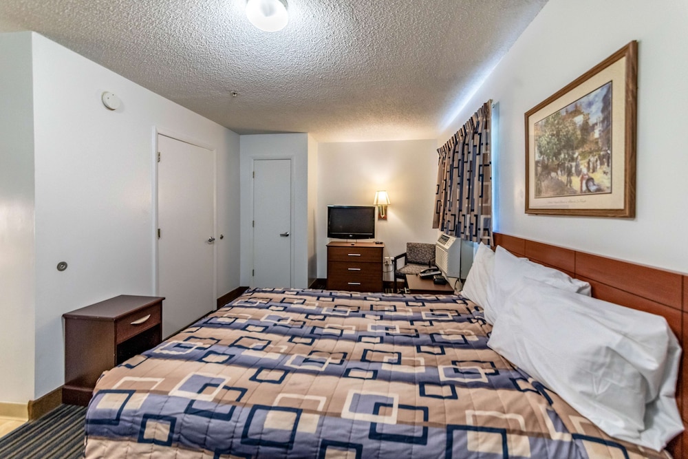 Standard Suite, 2 Queen Beds, Non Smoking, Kitchenette