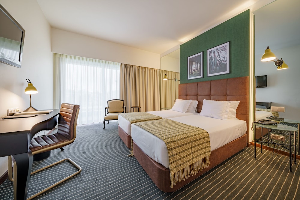 Standard Twin Room (with SPA Access) - Photo 1