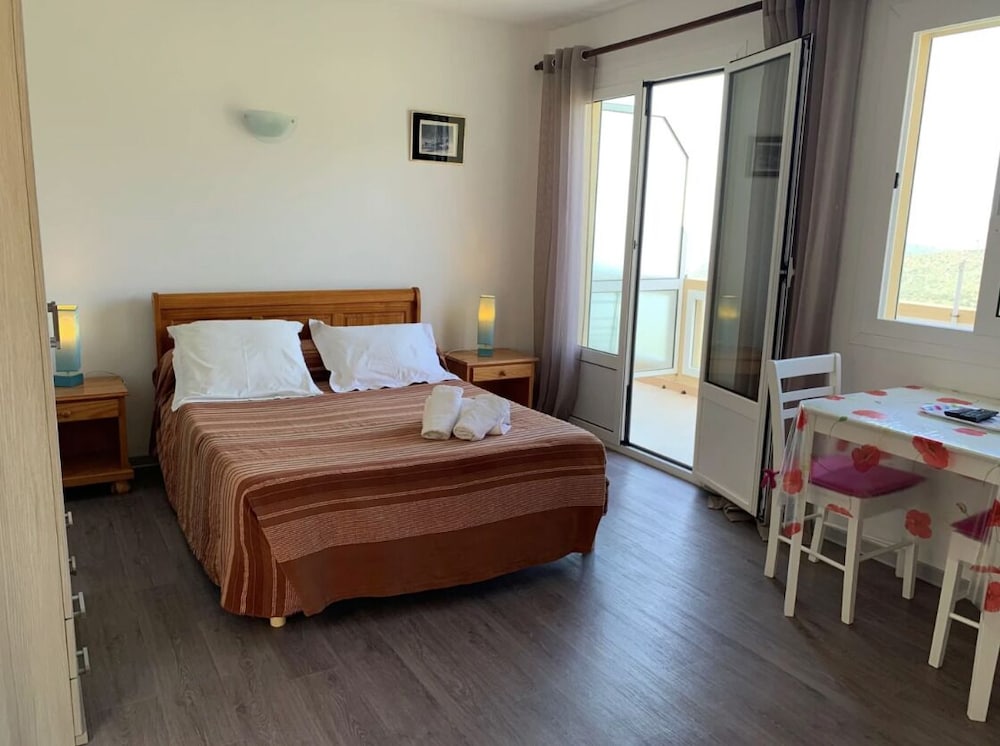Room, Balcony, Sea View photo 1
