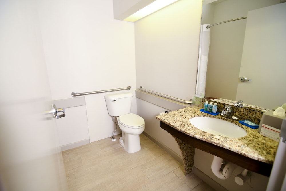 Standard Room, 2 Queen Beds, Accessible (Communications Accessible) - Photo 4
