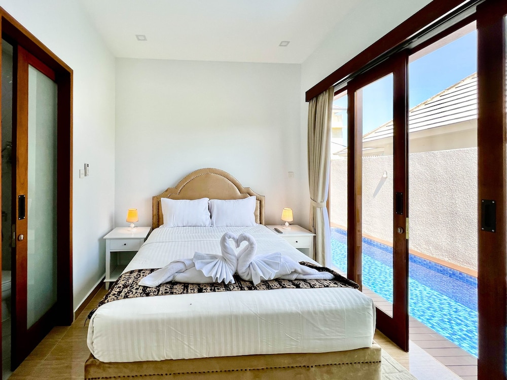 Basic Villa photo 1