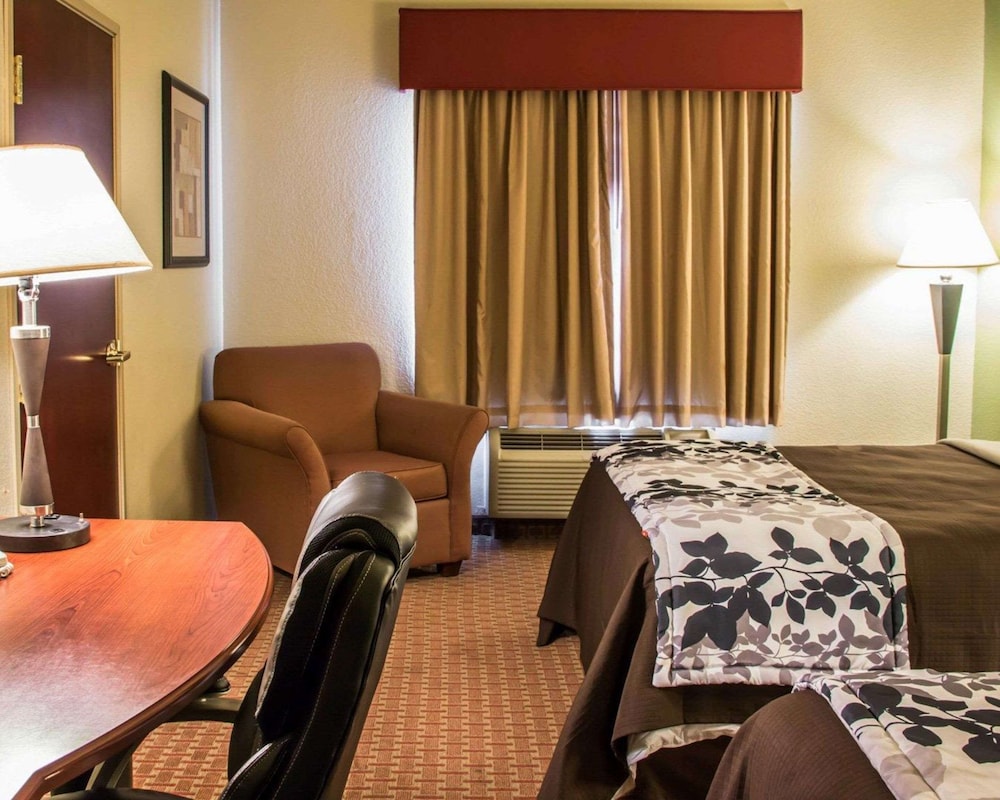 Room, Multiple Beds, Accessible, Non Smoking photo 3