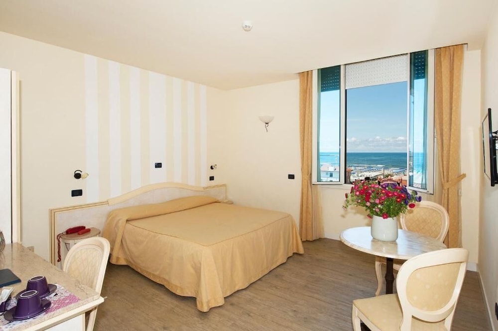 Double or Twin Room, Ground Floor photo 2