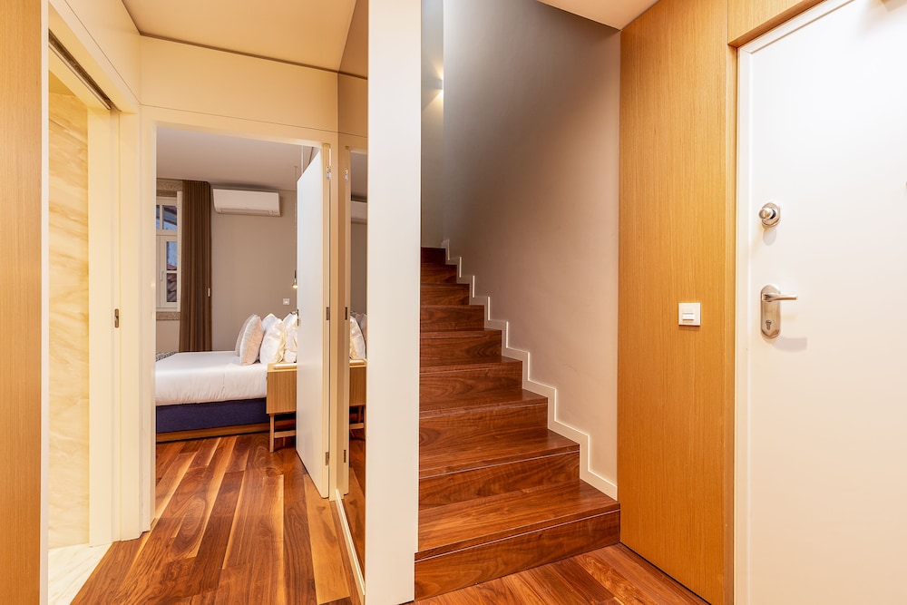Duplex Two Bedroom Apartment 4B - Photo 12