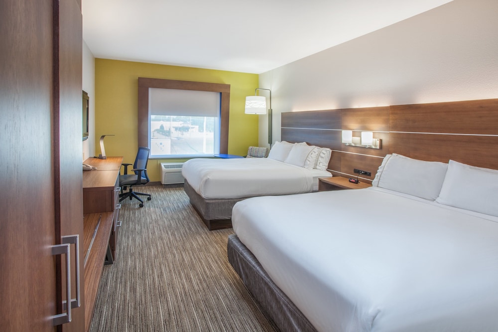 Standard Room, 2 Queen Beds, Accessible (Communication, Accessible Tub) - Photo 5