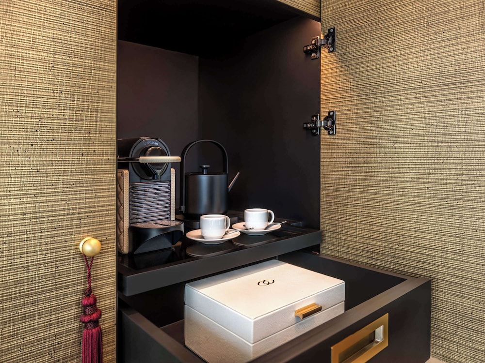 Luxury Club Room, 1 King Bed photo 3