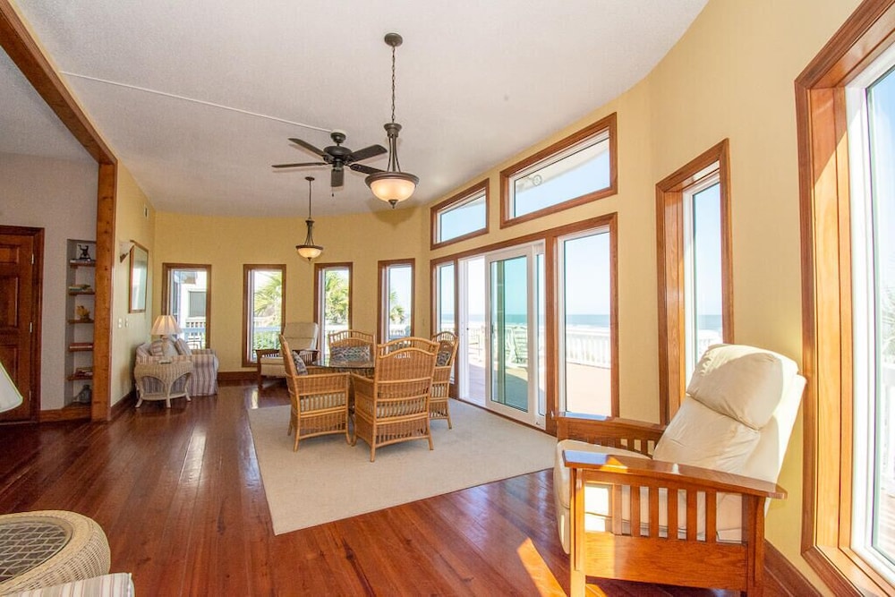 House, Multiple Beds, Balcony, Ocean View (452 Tarpon Blvd-Sandy Toes) photo 3
