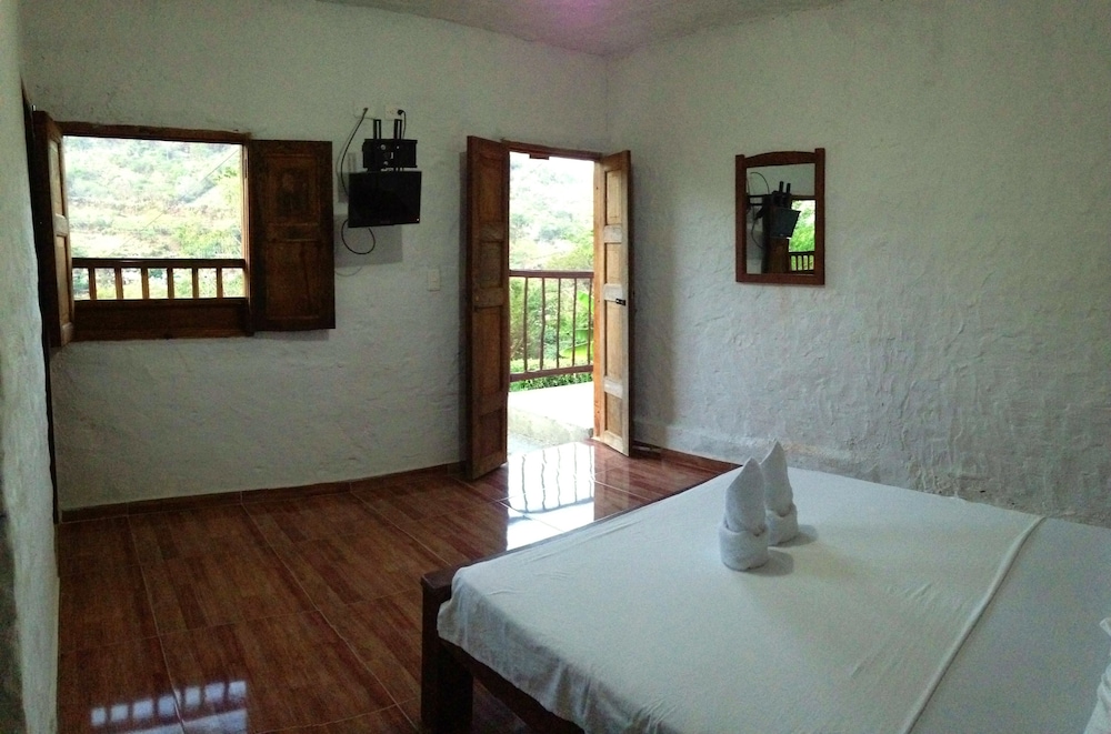 Economy Double Room, 1 Double Bed, Mountain View photo 2