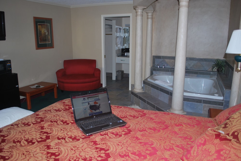 Suite, 1 Queen Bed, Non Smoking, Hot Tub (Jacuzzi) - Photo 2
