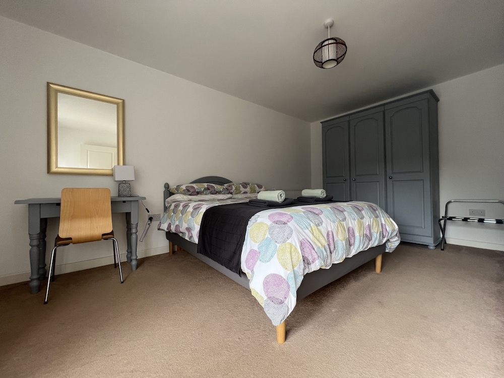 Classic Cottage, 1 King Bed, Garden View (Grove) photo 3