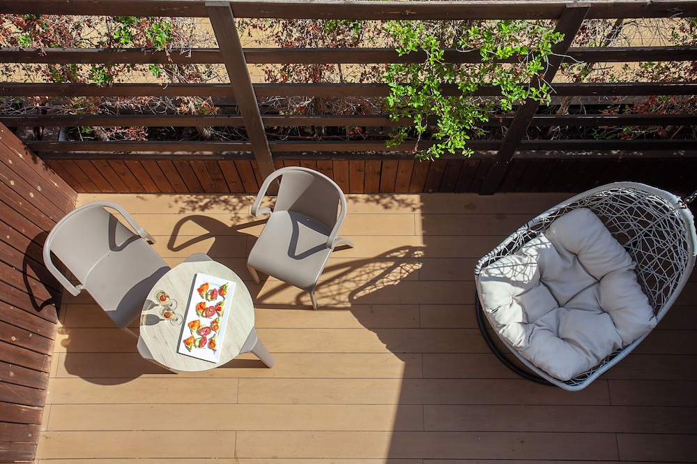 Deluxe Double Room, Balcony (Superior) - Photo 7