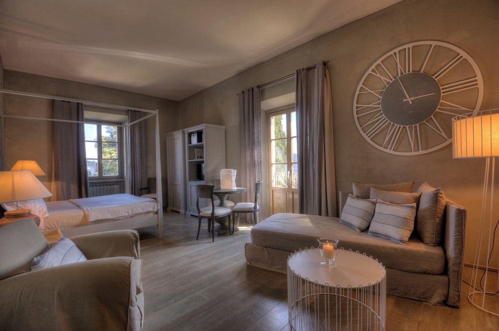 Junior Villa (Suite)