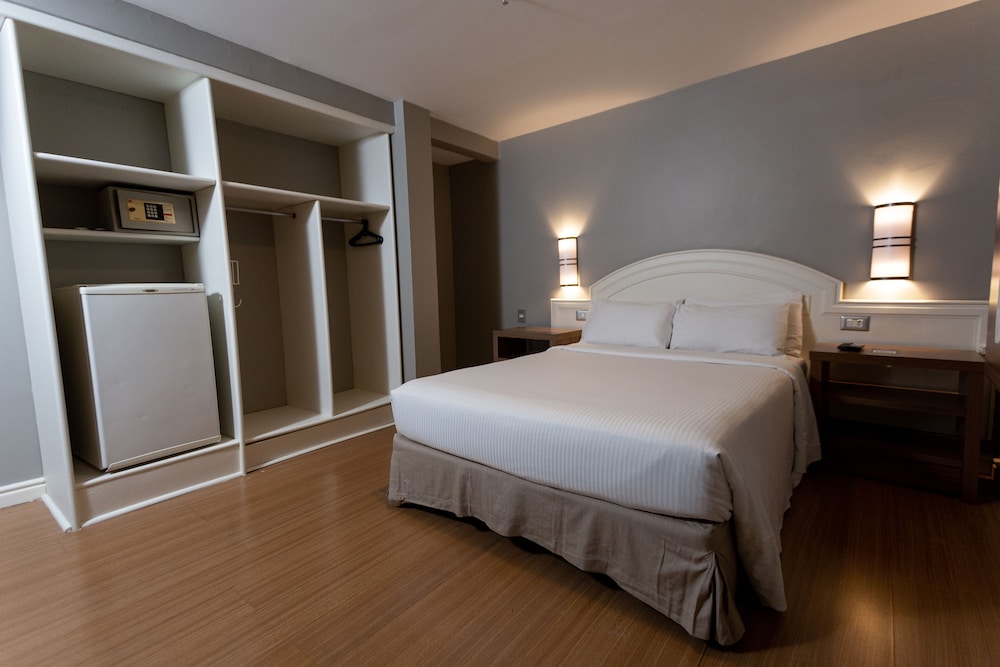 Superior Twin Room, 2 Double Beds - Photo 1