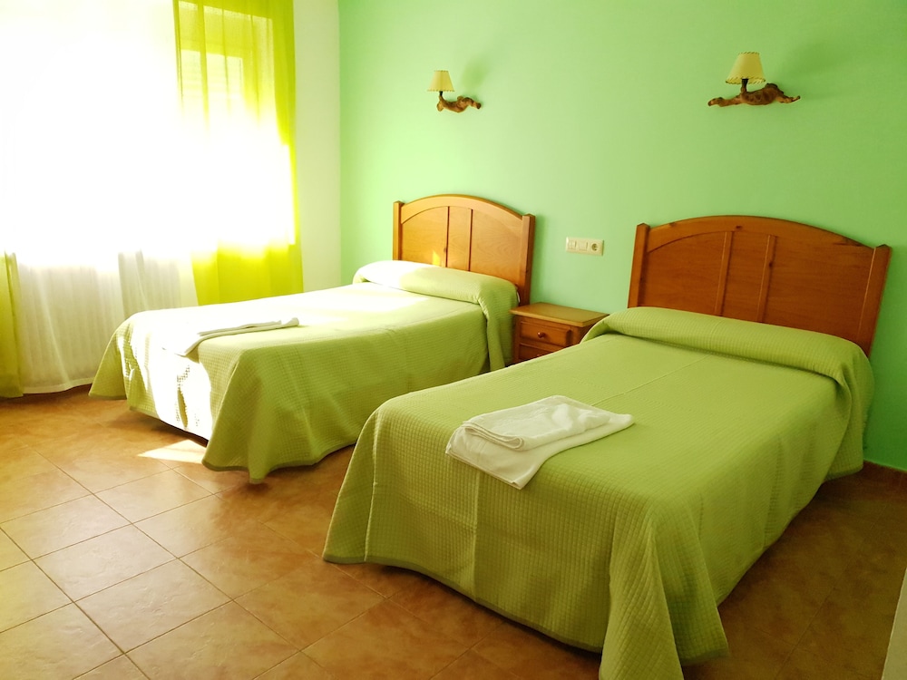 Basic Double Room photo 3