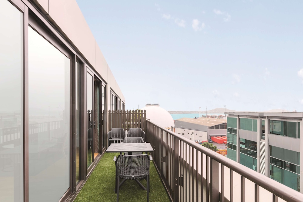 Premier 2 Bedroom Apartment with Balcony