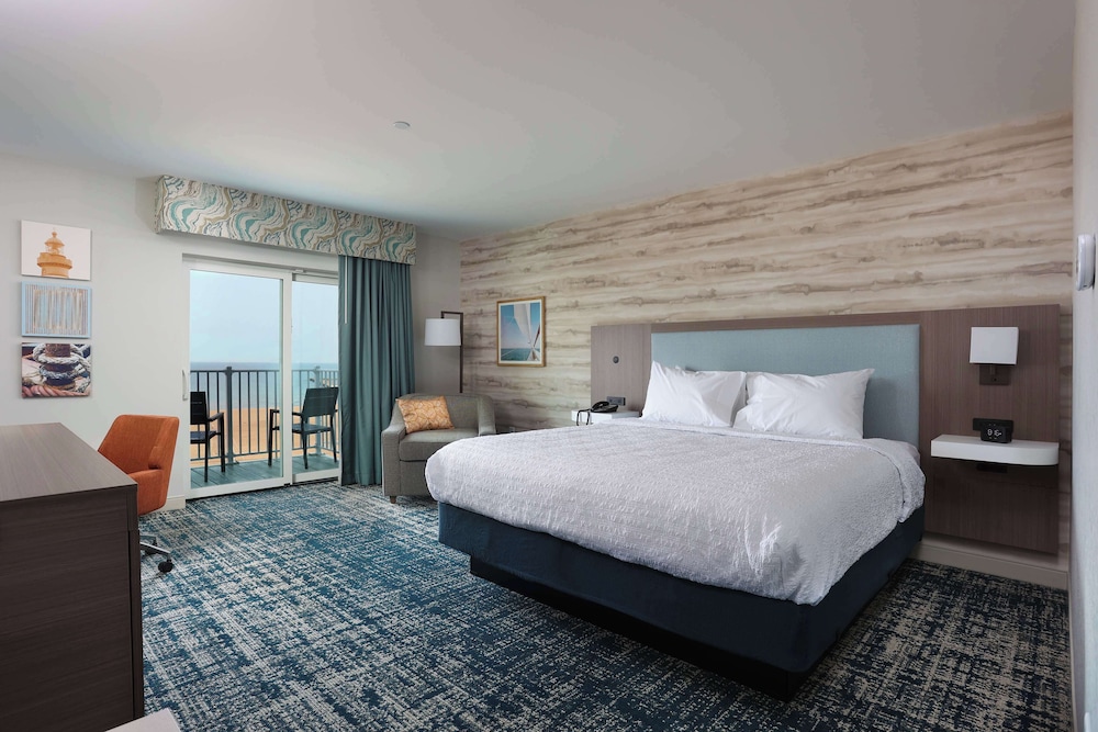 Room, 1 King Bed, Refrigerator, Bay View