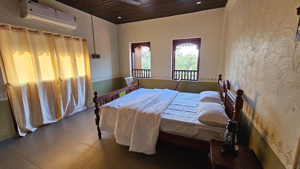 Deluxe Double Room, 1 Queen Bed, Garden View photo 3