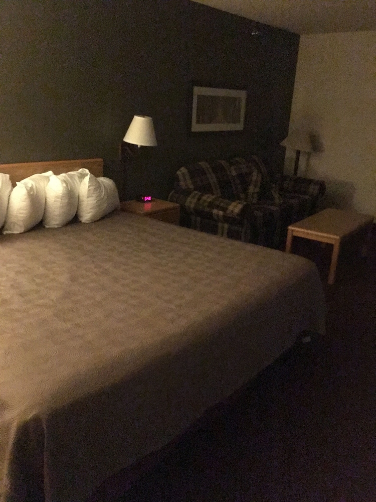 Grand Studio Suite, 1 King Bed, Jetted Tub (Sofa Bed)