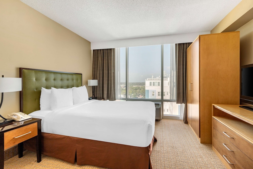 STUDIO CITY VIEW QUEEN BED WITH KITCHENETTE - Photo 3