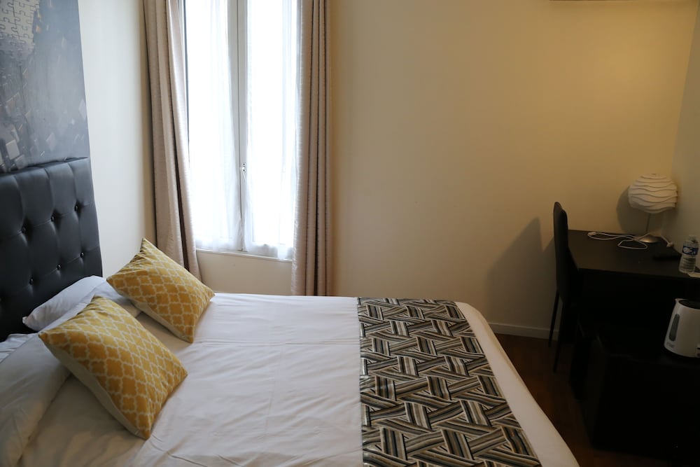 Double Room - Photo 12