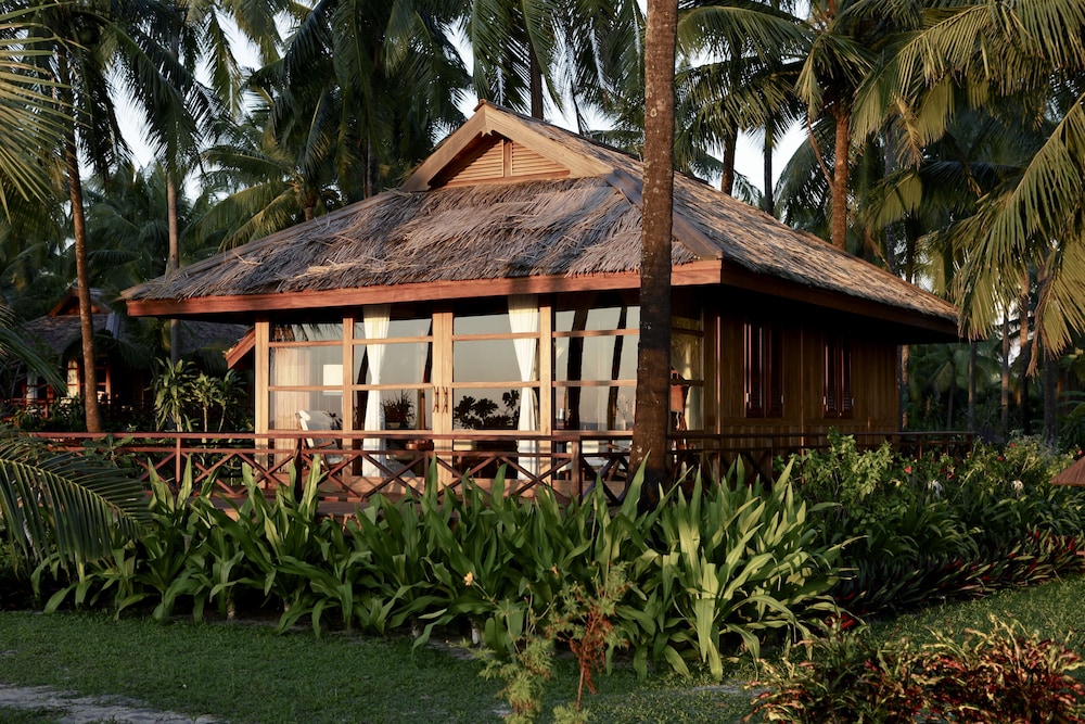 Bungalow, Beachfront photo 2