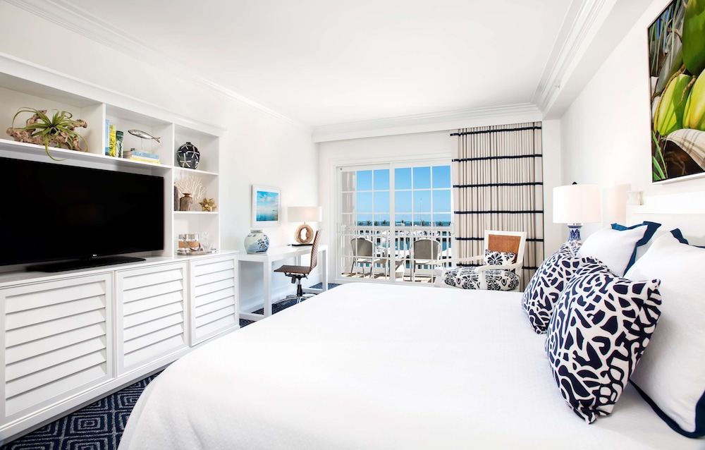 Suite, Multiple Beds, Balcony, Ocean View
