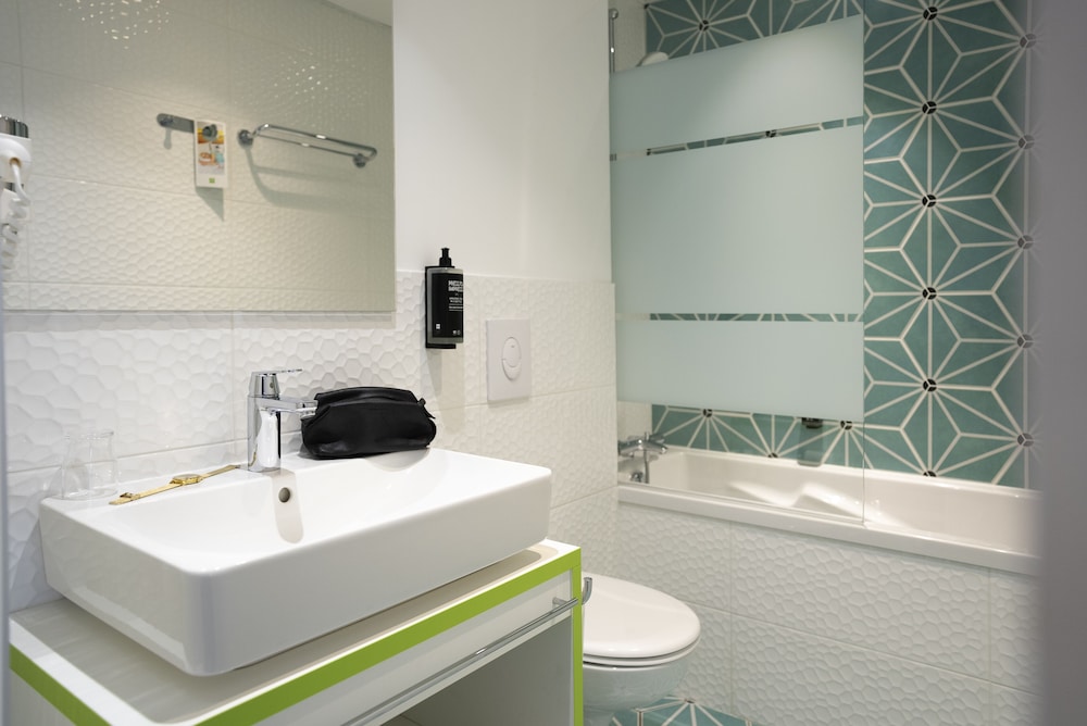 Premium Double Room, 1 Double Bed - Photo 3